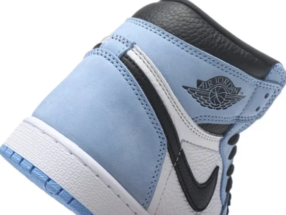 Air Jordan 1 Retro High University Blue Reps