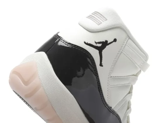 Air Jordan 11 Retro Neapolitan Reps
