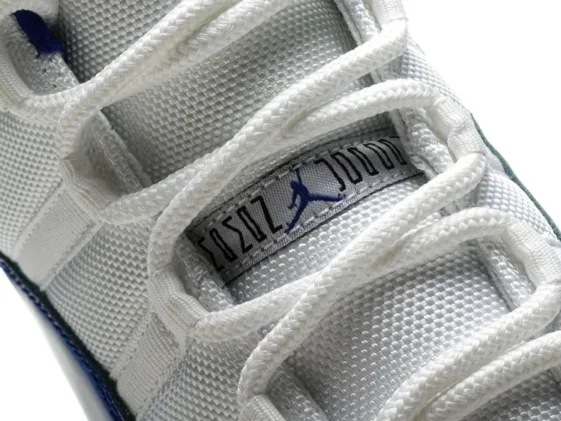 Air Jordan 11 Retro White Concord Reps